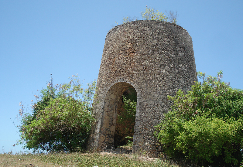 Moulin de Michaux. Construit de manière traditionnelle en pierres ou moellons